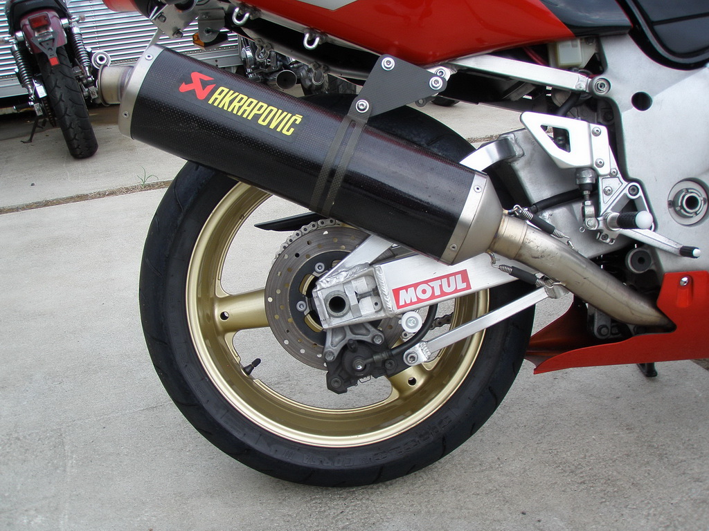Купить мотоцикл Suzuki GSX-R750 1998 фото 15